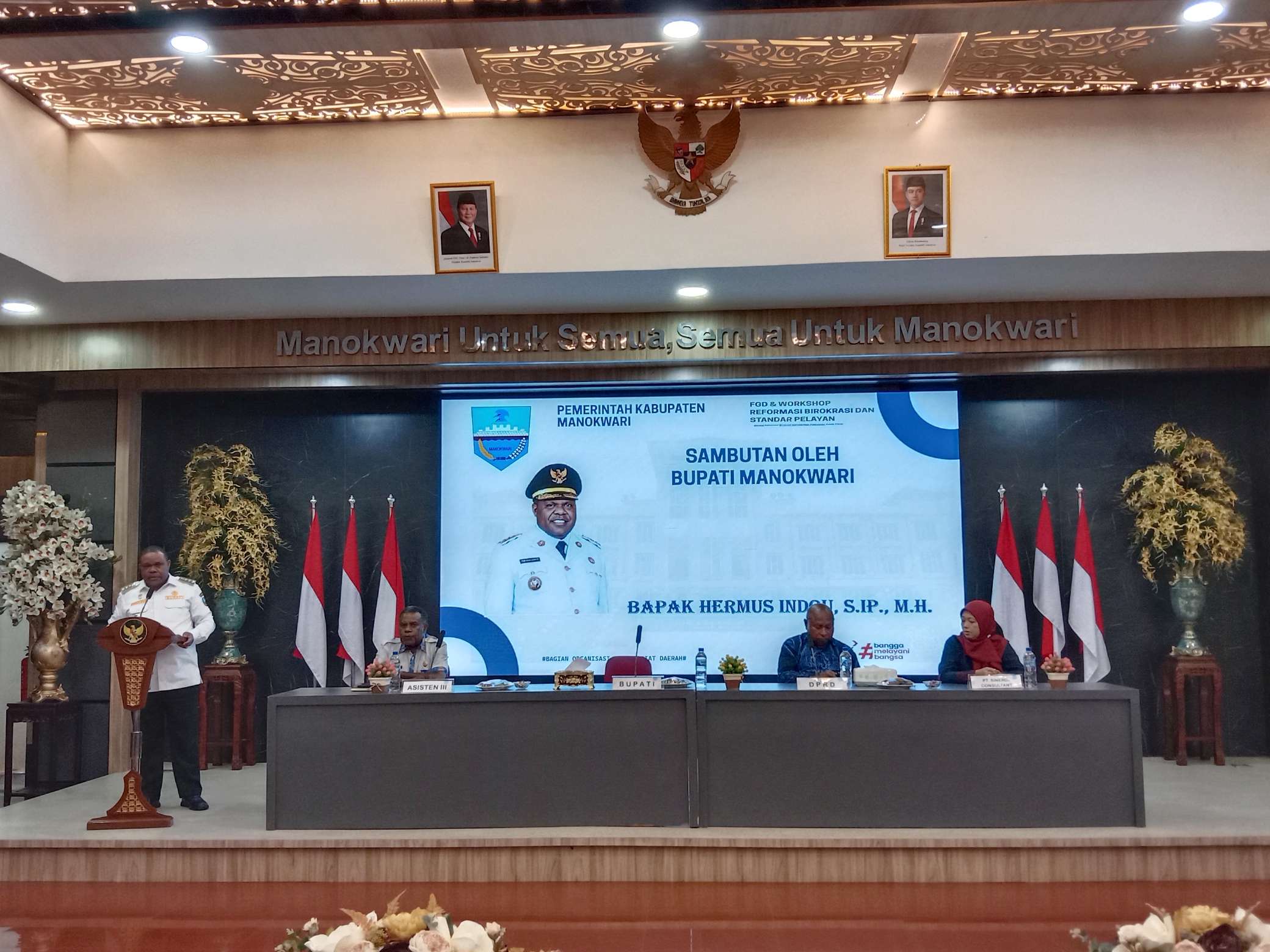 Pemkab Manokwari Dorong Reformasi Birokrasi, Bupati Hermus: Ini Keniscayaan  dan Mendesak | Surya Arfak